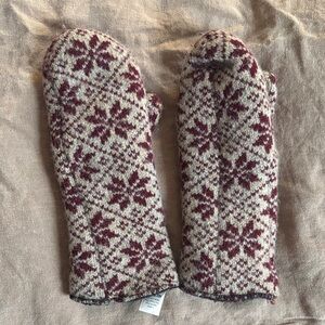 Adorable hand made fleece lined mittens from Minnesota Mittens.
